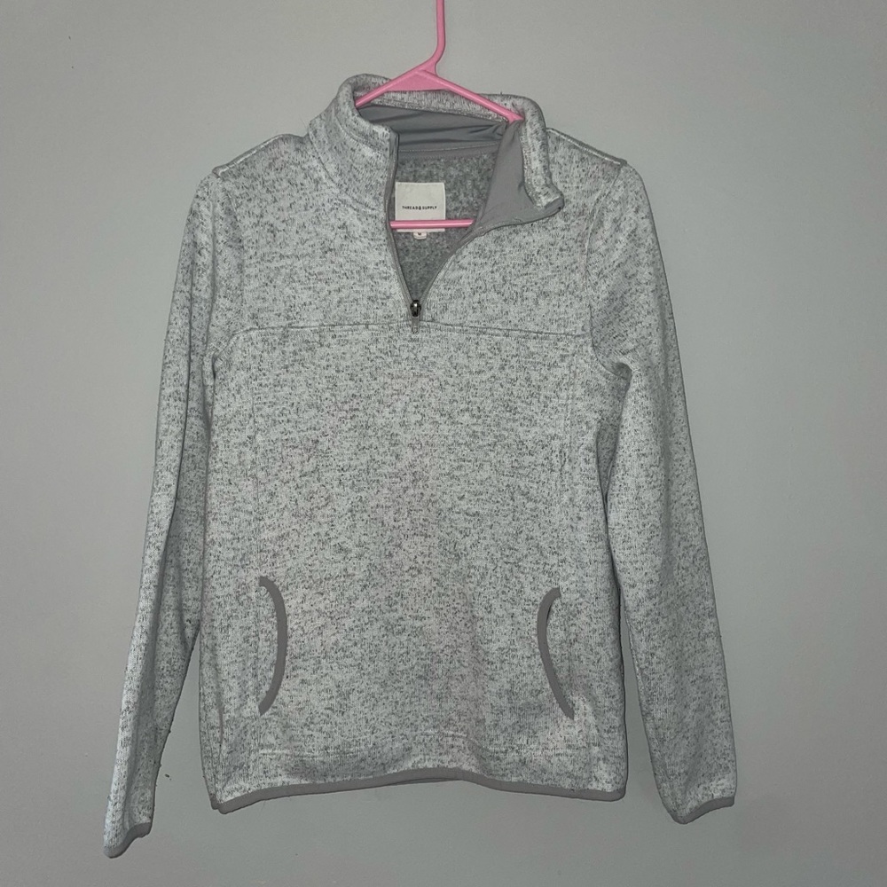 Thread & supply pullover